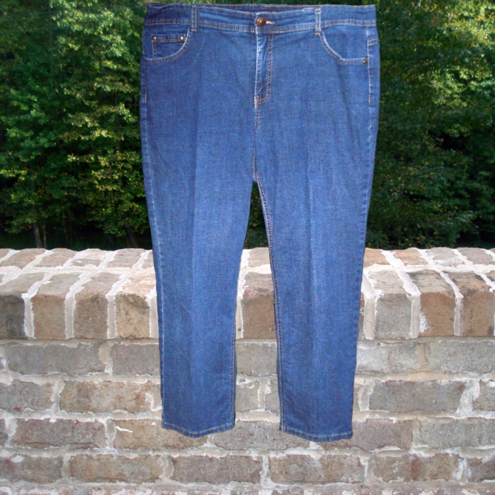 Charter Club Jeans Slim it Up Woman Petite - Size 18WP